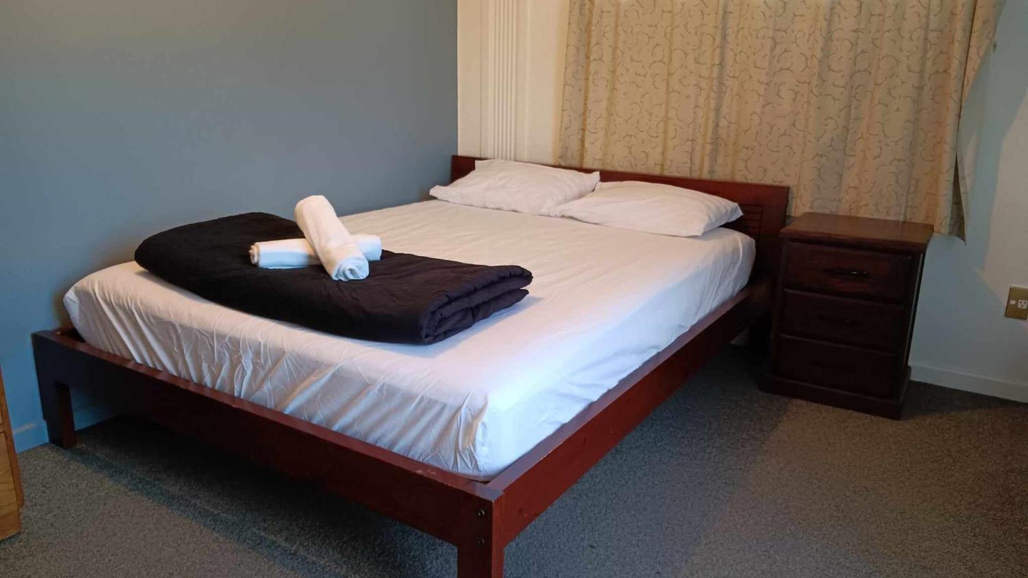 Homestay, Handy City Center Крайстчърч Екстериор снимка