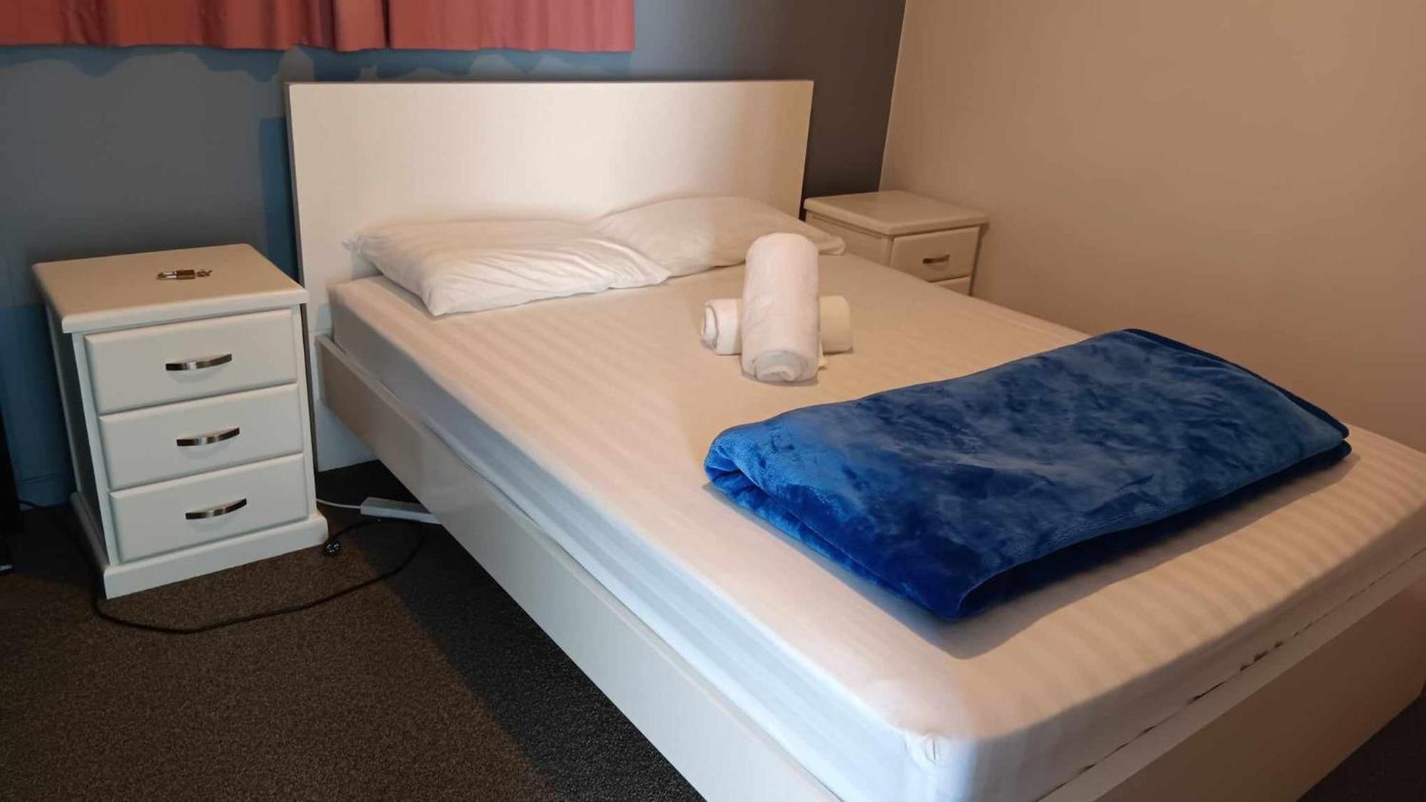 Homestay, Handy City Center Крайстчърч Екстериор снимка